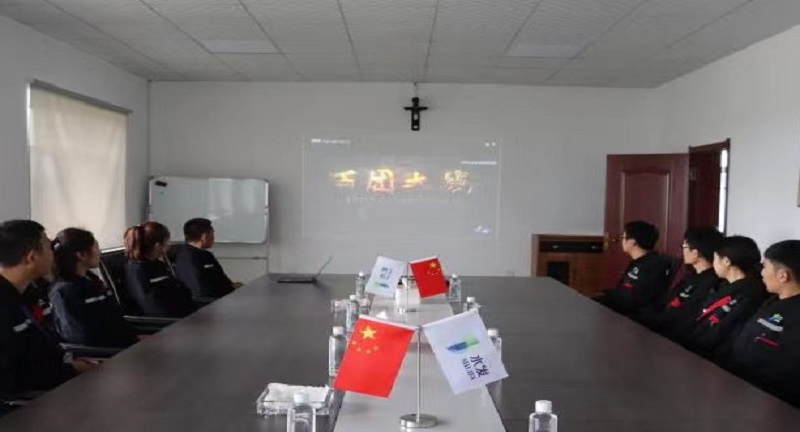 【木蘭龍能】木蘭龍能公司組織開(kāi)展中國(guó)人民抗日戰(zhàn)爭(zhēng)暨世界反法西斯戰(zhàn)爭(zhēng)勝利75周年觀影活動(dòng) (1).jpg