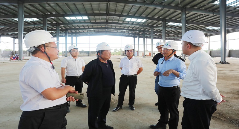 水發(fā)公用紀(jì)委書記、副總經(jīng)理侯富貴一行蒞臨富華錦河熱電聯(lián)產(chǎn)項目視察指導(dǎo)安全生產(chǎn)工作 (2).JPG